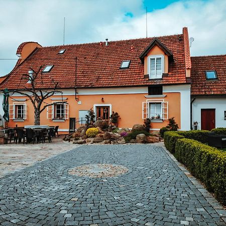 Restaurace Cp.2 Hotel Slapy  Eksteriør billede